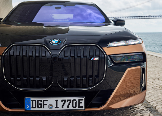 BMW i7 M70
