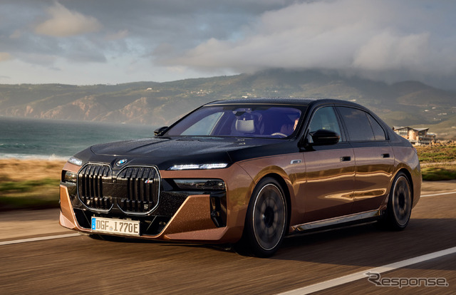 BMW i7 M70
