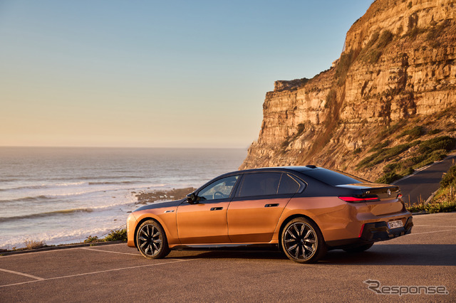 BMW i7 M70
