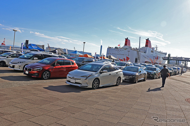 「カーサウンドコンテスト」の1つ、「まいど大阪 秋の車音祭（2022年11月）」の会場風景。