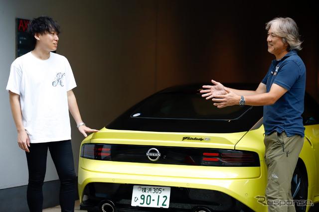 『クルマら部』スペシャル試乗会で新型フェアレディZに試乗した、ユーザーの中山さん(左)とモータージャーナリストの九島辰也氏(右)