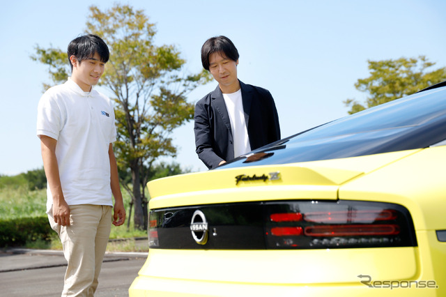 『クルマら部』スペシャル試乗会で新型フェアレディZに試乗した、ユーザーの藤森さん(左)とレスポンス宮崎壮人副編集長(右)