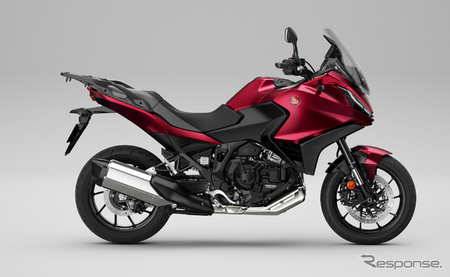 ホンダ NT1100（キャンディークロモスフィアレッド）