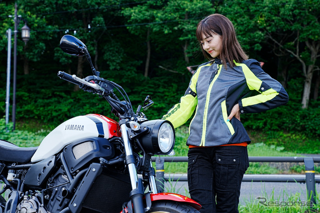 「完成したXSR700でどこまででも走って行きたい」と話す指出さん
