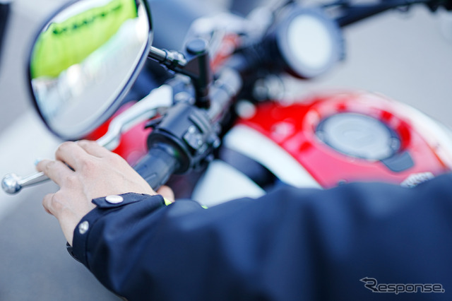 カスタム前のヤマハ XSR700