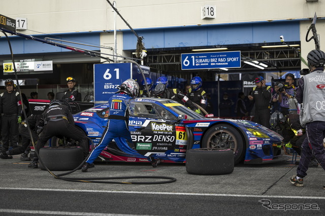 GT300クラス4位の#61 SUBARU BRZ R&D SPORT(井口卓人/山内英輝)