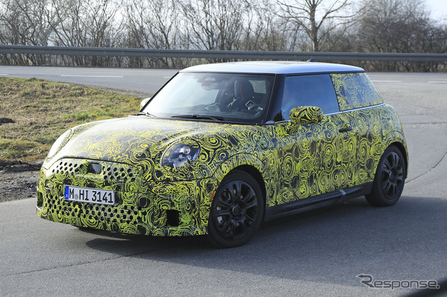 MINI ハッチバック 改良新型プロトタイプ(スクープ写真)