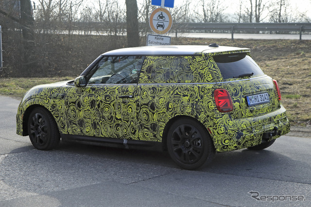 MINI ハッチバック 改良新型プロトタイプ(スクープ写真)
