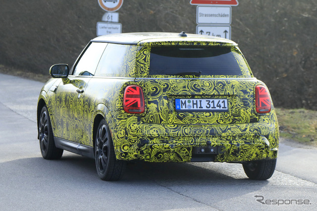 MINI ハッチバック 改良新型プロトタイプ(スクープ写真)