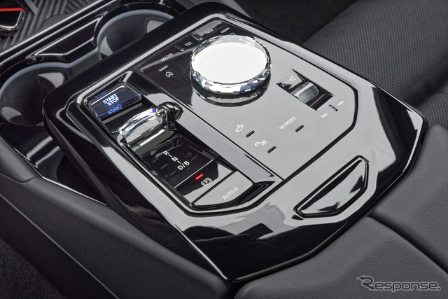 BMW i5 の「M60 xDrive」
