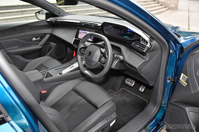 プジョー 408 GTハイブリッド(PHEV)