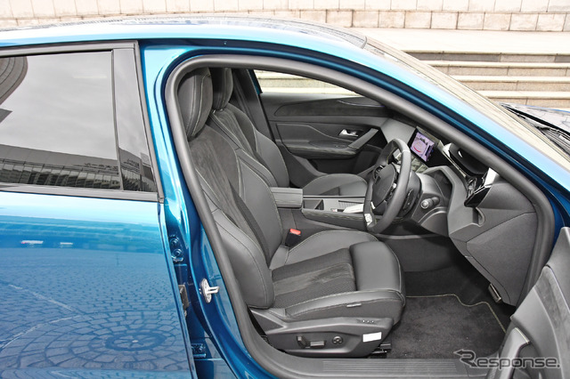 プジョー 408 GTハイブリッド(PHEV)