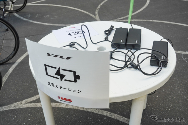 eバイクの試乗会らしく、バッテリーの充電スポットも。