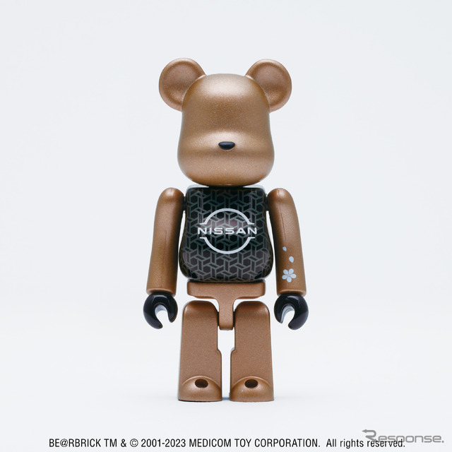 NISSAN 90周年記念 BE@RBRICK 100% & 400%