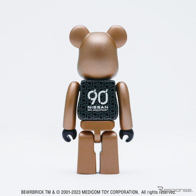 NISSAN 90周年記念 BE@RBRICK 100% & 400%