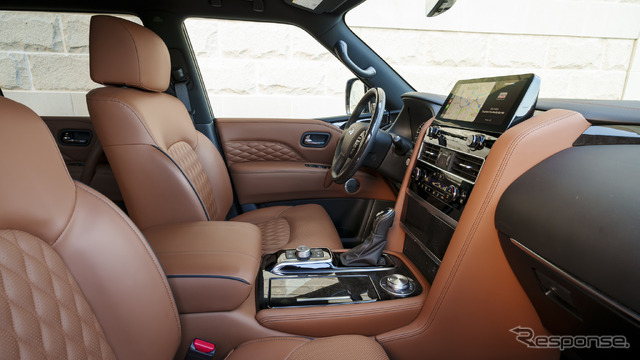 インフィニティ QX80 現行型