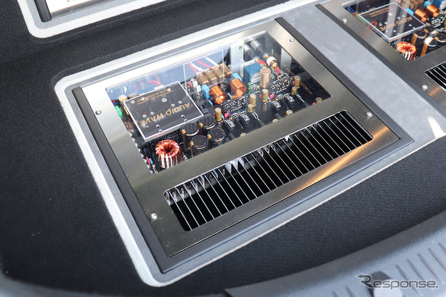 「マルチアンプシステム」が組まれたオーディオカーの一例(製作ショップ:ジパング<鳥取県>)。