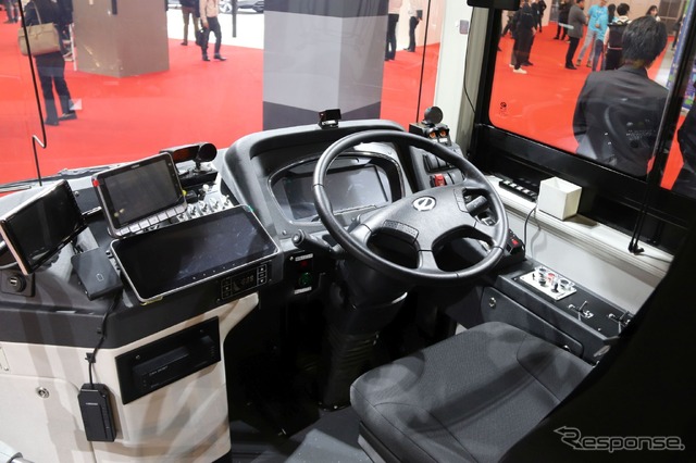 ジャパンモビリティショー:EVモーターズのEV路線バス