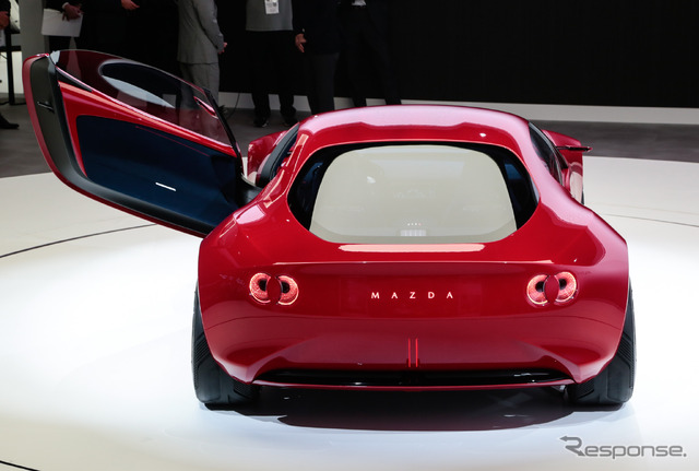新時代のコンパクトスポーツコンセプト『MAZDA ICONIC SP』