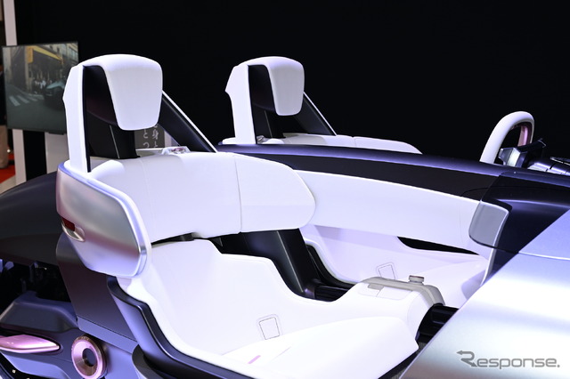 ヤマハ発動機の3輪オープンEVコンセプト『TRICERA(トライセラ)』(ジャパンモビリティショー2023)