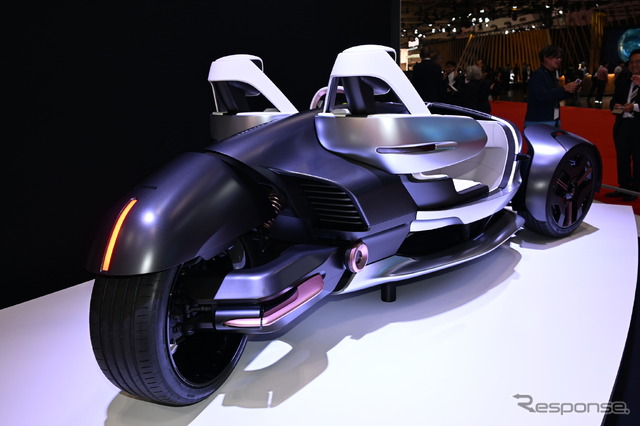 ヤマハ発動機の3輪オープンEVコンセプト『TRICERA(トライセラ)』(ジャパンモビリティショー2023)