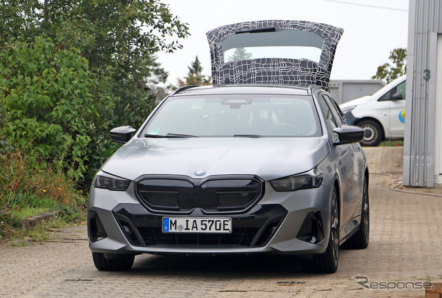 BMW i5ツーリング M60 xDrive プロトタイプ(スクープ写真)