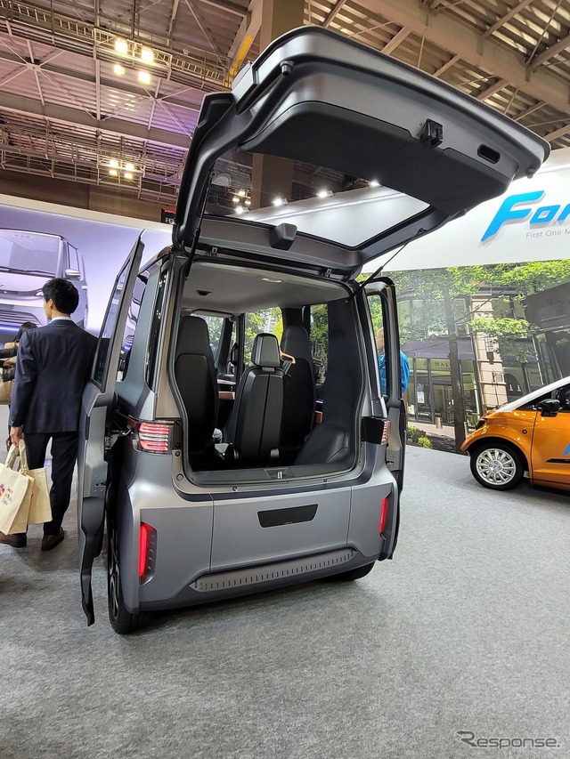 FOMMの新型 軽EV『FOMM TWO』。
