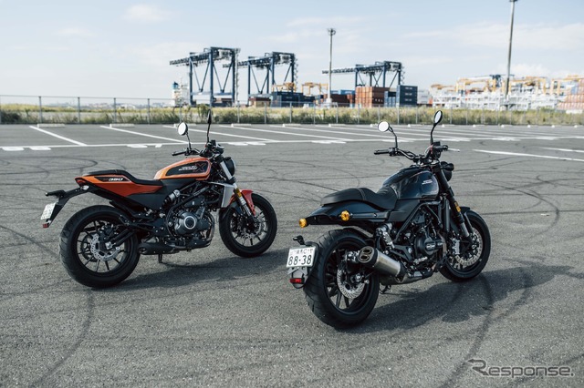 ハーレーダビッドソン X350(左)とX500(右)