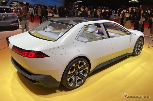 BMW ヴィジョン・ノイエ・クラッセ(ジャパンモビリティショー2023)