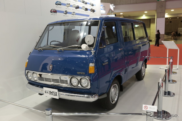 トヨタ車体が展示するレストアした初代ハイエース(ジャパンモビリティショー2023)