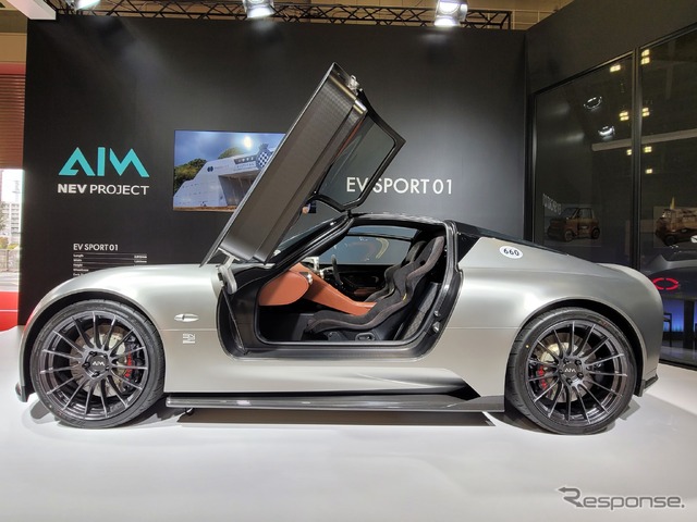 AIM EV SPORTS 01のサイドビュー。