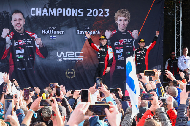 2023年のWRCを制した、トヨタのロバンペラ(ドライバー王者)とハルットゥネン(コ・ドライバー王者)。