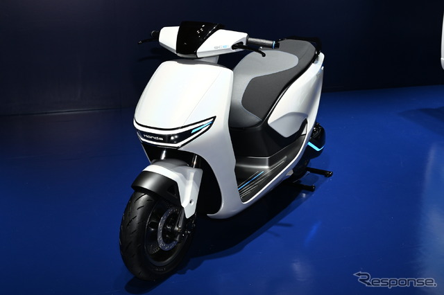 電動原付2種スクーターのホンダ SC e:コンセプト(ジャパンモビリティショー2023)