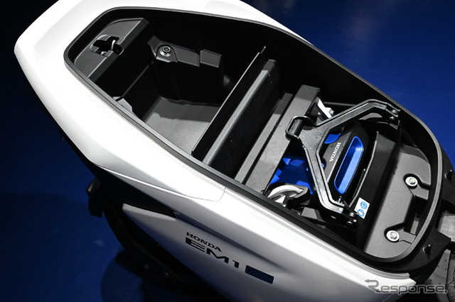電動原付2種スクーターのホンダ SC e:コンセプト(ジャパンモビリティショー2023)