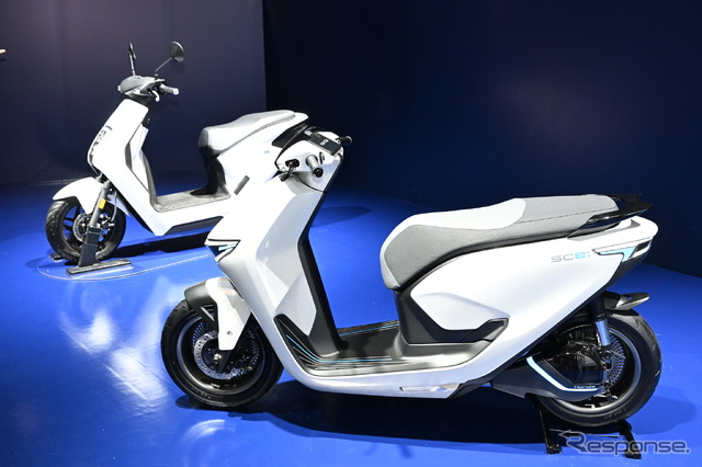 電動原付2種スクーターのホンダ SC e:コンセプト(ジャパンモビリティショー2023)