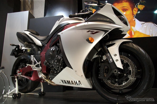 ヤマハ YZF-R1 …スーパースポーツモデルを国内投入