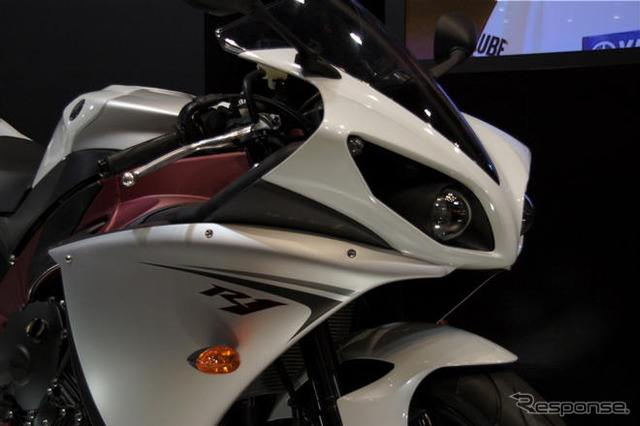 ヤマハ YZF-R1 …スーパースポーツモデルを国内投入
