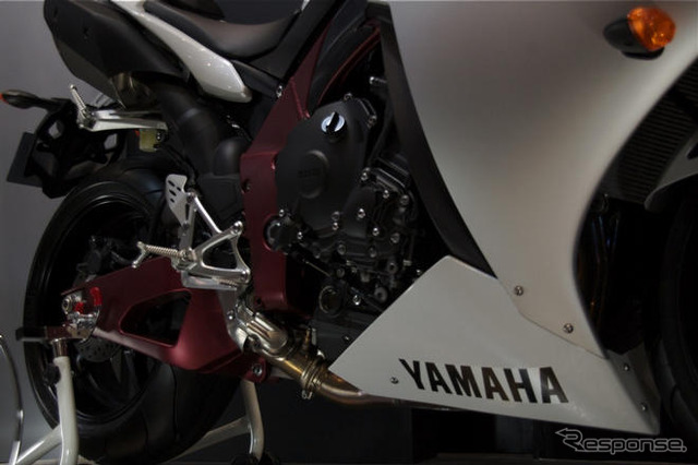 ヤマハ YZF-R1 …スーパースポーツモデルを国内投入