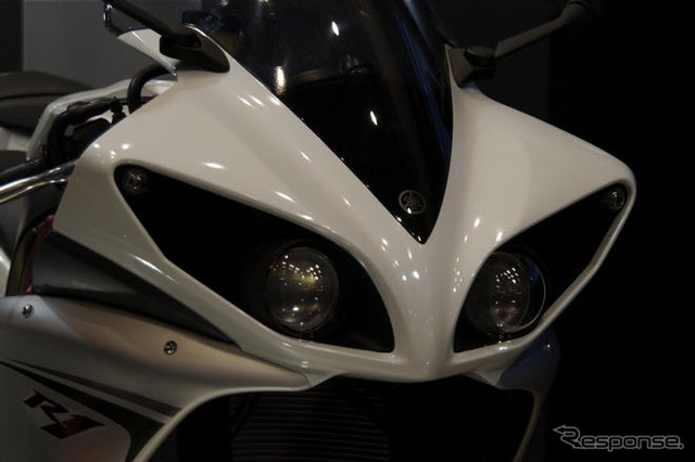 ヤマハ YZF-R1 …スーパースポーツモデルを国内投入