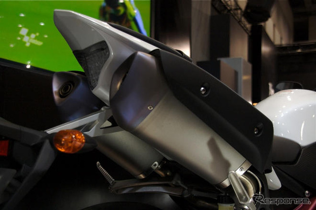 ヤマハ YZF-R1 …スーパースポーツモデルを国内投入