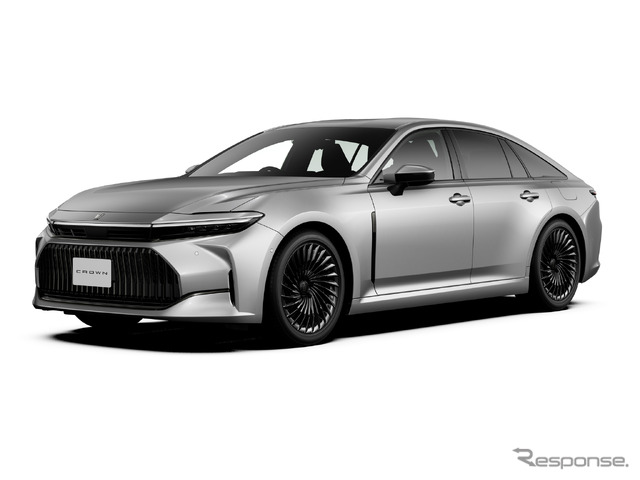 トヨタ クラウンセダン Z(ハイブリッド、ブラックパッケージ装着車 )(プレシャスシルバー)<オプション装着車>