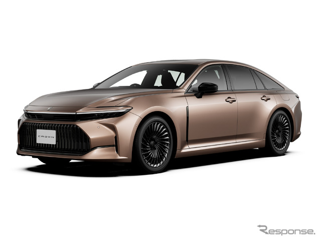トヨタ クラウンセダン Z(ハイブリッド、ブラックパッケージ装着車 )(プレシャスブロンズ)<オプション装着車>