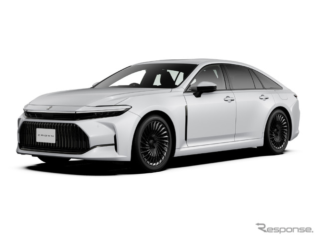 トヨタ クラウンセダン Z(ハイブリッド、ブラックパッケージ装着車 )(プレシャスホワイトパール)<オプション装着車>