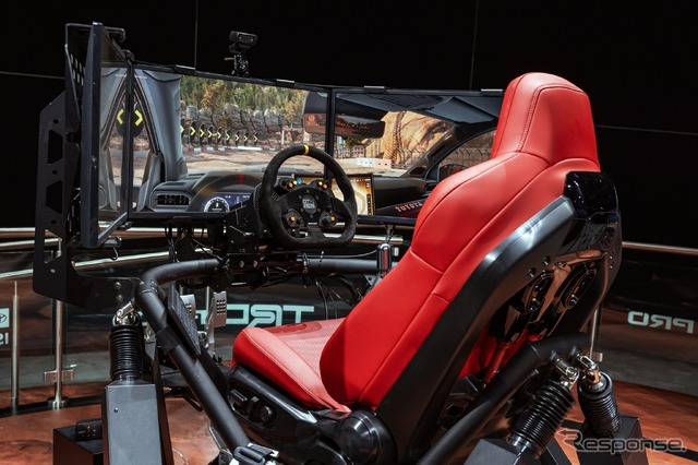 トヨタの「アイソダイナミック・パフォーマンス・シート」を疑似体験できるシミュレーター(SEMA 2023)
