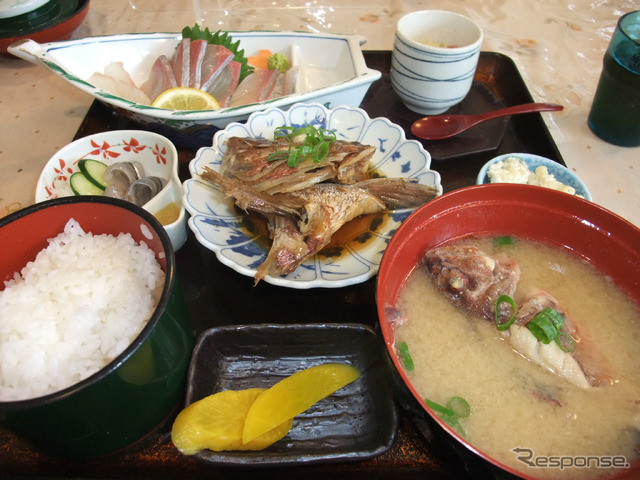 漁業が盛んな長島では海鮮系の定食が激安で食べられる。