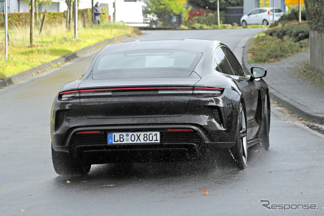 ポルシェ タイカン 改良新型プロトタイプ(スクープ写真)