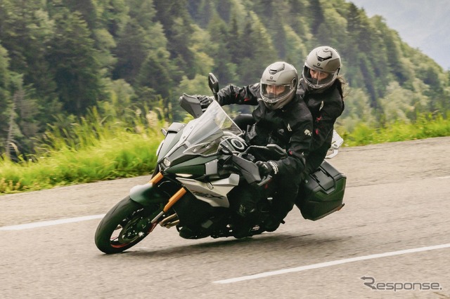 スズキ GSX-S1000GX
