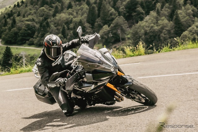 スズキ GSX-S1000GX