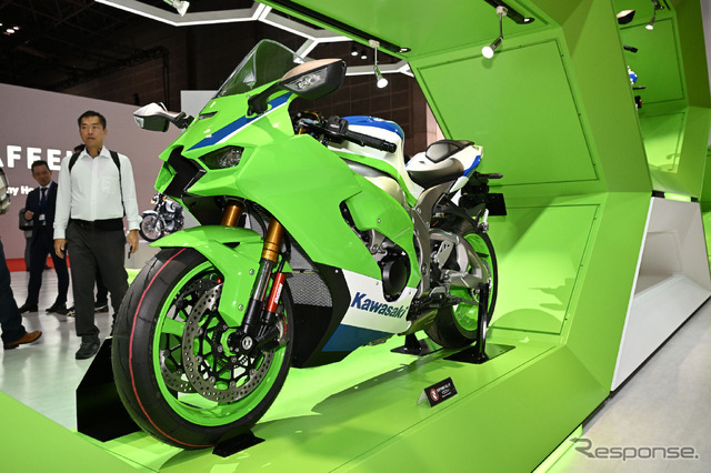 Ninja ZX-10R 40th Anniversary Edition（ジャパンモビリティショー2023）