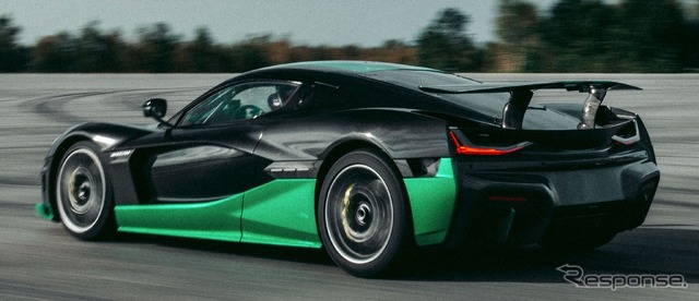 リバース走行で最高速275.74km/hを計測しギネス新記録と認定されたリマック・ネヴェーラ